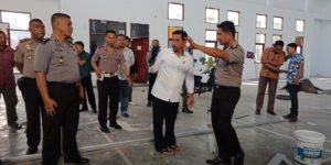 Tinjau Gedung Mapolres Sementara Bersama Kapolres, Bupati Landjar:  Kamtibmas di Boltim Akan Lebih Baik