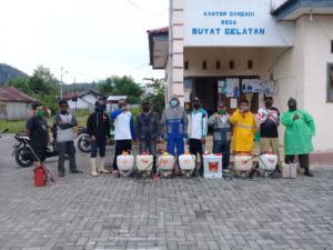 Selamatkan Warga Dari Serangan Covid-19, Pemdes Buyat selatan Desinfektan Rumah Warga