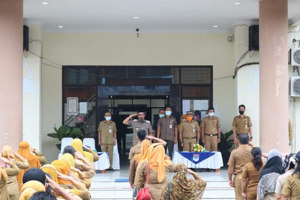 Pimpin Apel Kerja ASN Diakhir Masa Jabatan, Bupati Sehan Landjar: Sebagai Manusia Biasa Saya Minta Maaf Kepada Kalian Semua