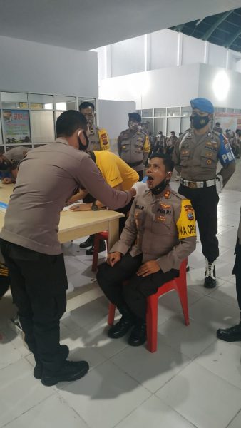 Kapolres Boltim dan Jajaran Jalani Pemeriksaan Narkoba Dengan Metode Drug Wipe Lewat Sampel Air Liur