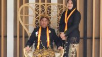 Bupati Boltim SSM Dianugerahi Gelar Kanjeng Raden Tumenggung Darmodipuro