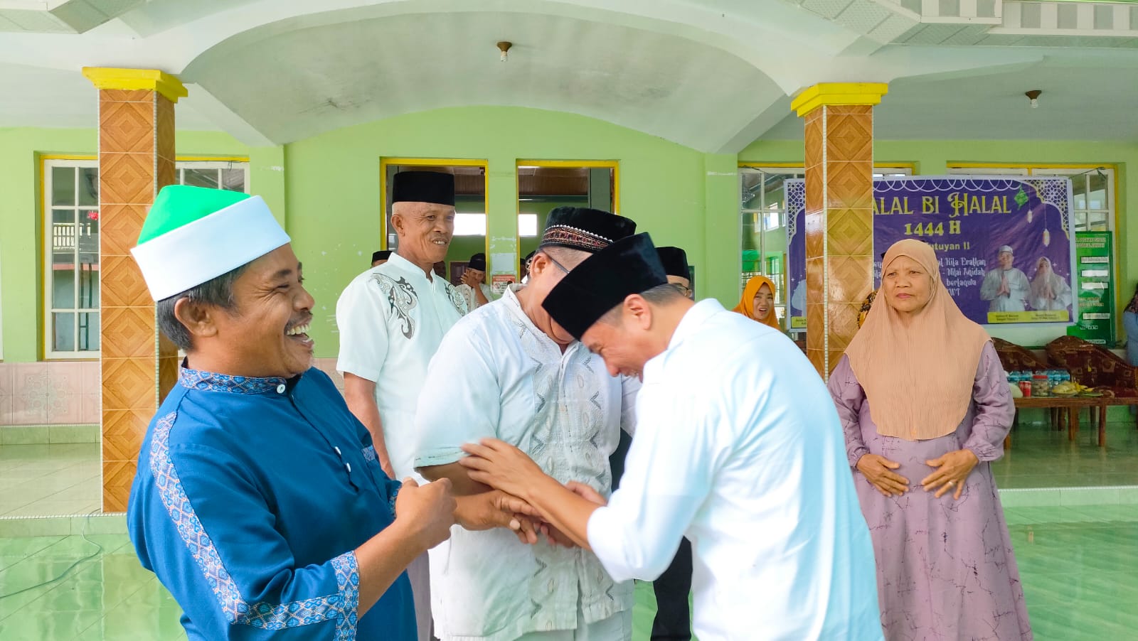 Hadiri Halal Bi Halal di Kecamatan Tutuyan, Bupati Boltim Sam Sachrul Bahagia 