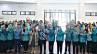 Seska Ervina Budiman Beri Bimbingan Kader Posyandu se-Boltim