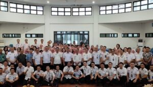 Serahkan SK Kepada 151 ASN Boltim, Pesan Bupati SSM: Milikilah Daerah Ini Dengan Jiwa Besar