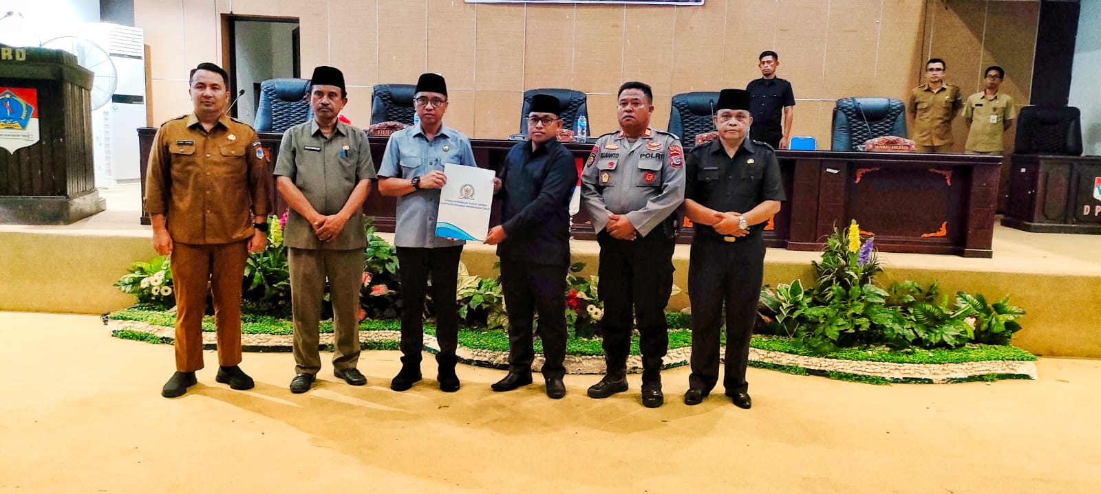 Bupati Sam Sachrul Mamonto Menyampaikan LKPj Tahun 2023 di Rapat Paripurna DPRD