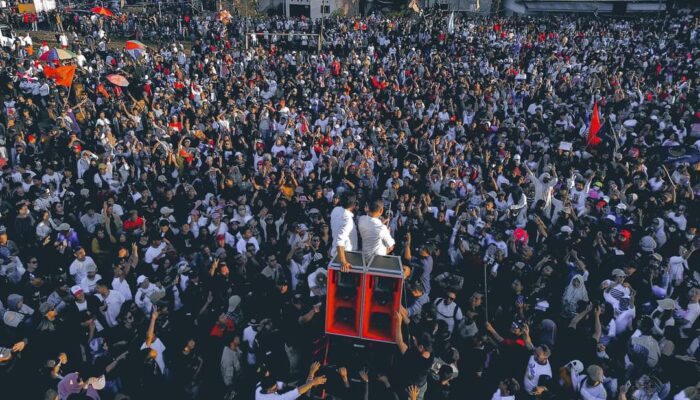Reng Reng Reng! Konsolidasi Akbar Paslon ARUS, Puluhan Ribu Simpatisan Tumpah Ruah di Lapangan Motongkad