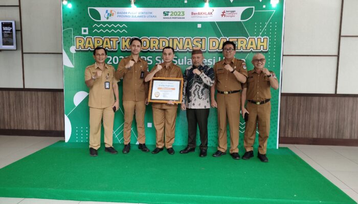 Boltim Kembali Terima Penghargaan Indeks Pembangunan Statistik ST2023, Dama: Berkat Tangan Dingin Bupati SSM