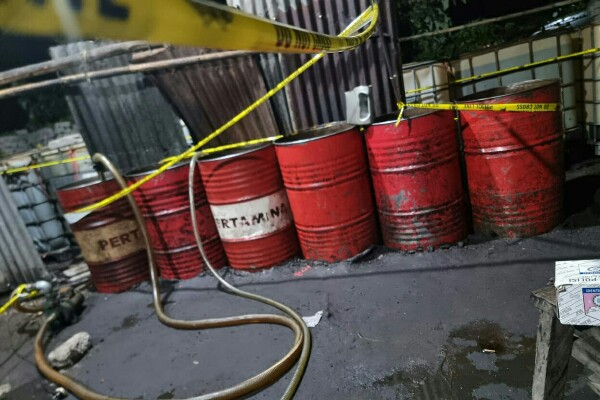 Polda Sulut Bongkar Praktik Penimbunan Ribuan Liter BBM Solar Bersubsidi di Desa Koka