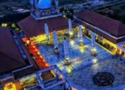 Wisata Religi, 10 Masjid Terindah di Indonesia Yang Patut Anda Kunjungi